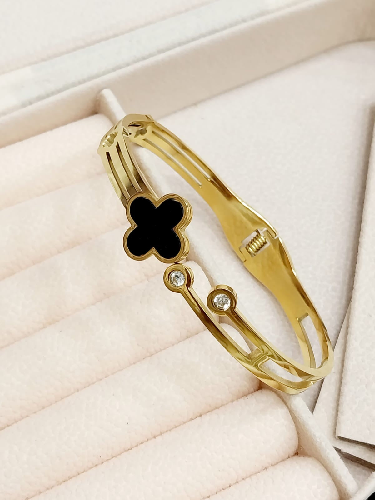 Elegant Gold Black Clover Bangle Bracelet