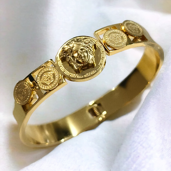 Gold Lion Head Coin Bracelet