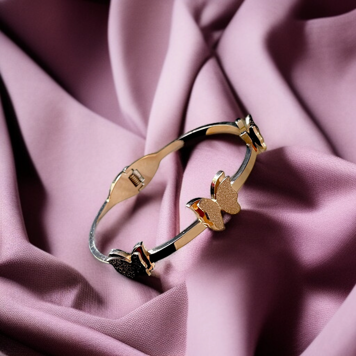 Elegant Gold-Plated Butterfly Bracelet – Anti-Tarnish & Timeless Beauty