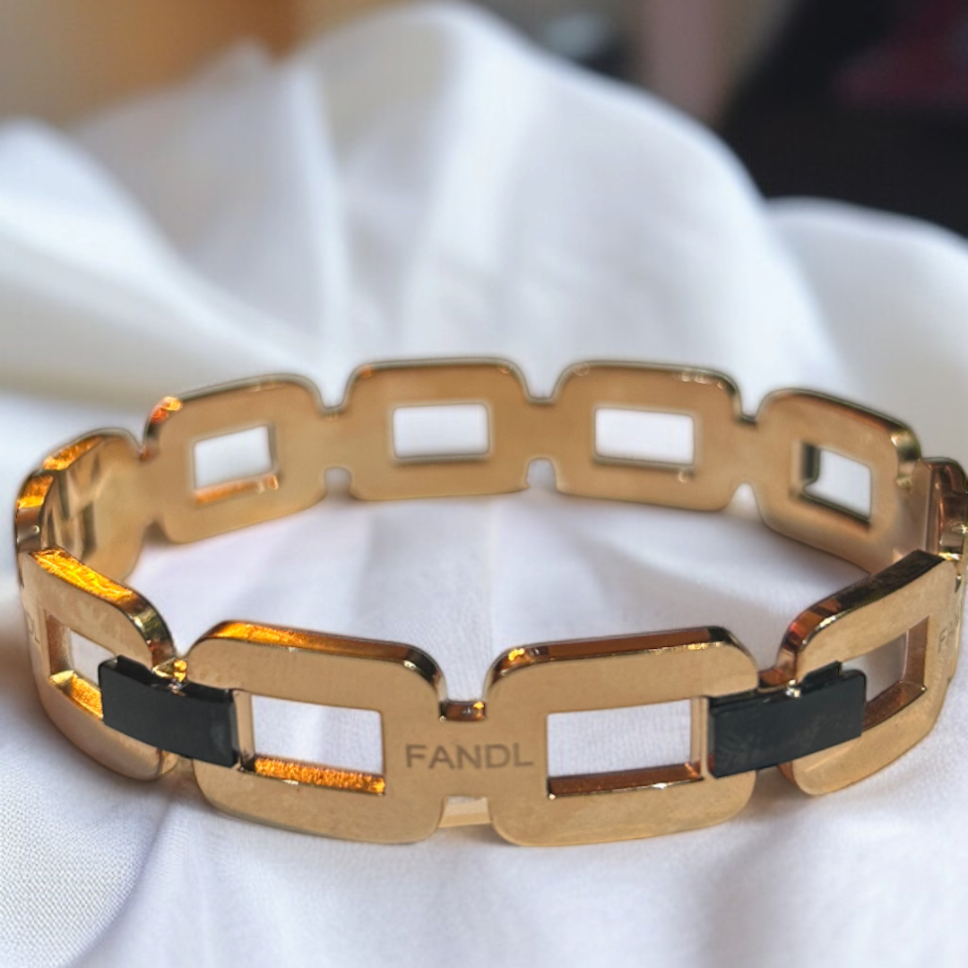 Modern Geometric Link Bracelet – Gold-Plated & Anti-Tarnish