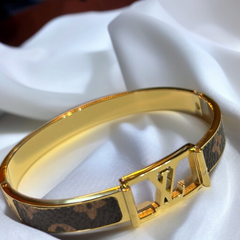 Luxury-Inspired Gold & Monogram Bangle Bracelet – Elegant Fashion Statement