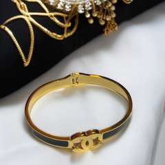 Luxurious Gold-Plated Black Enamel Bracelet – Anti-Tarnish & Elegant Design